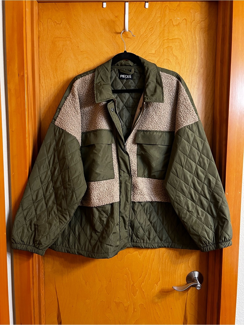 PIECES Oversized Olive Green Quilted & Sherpa Contrast Jacket
